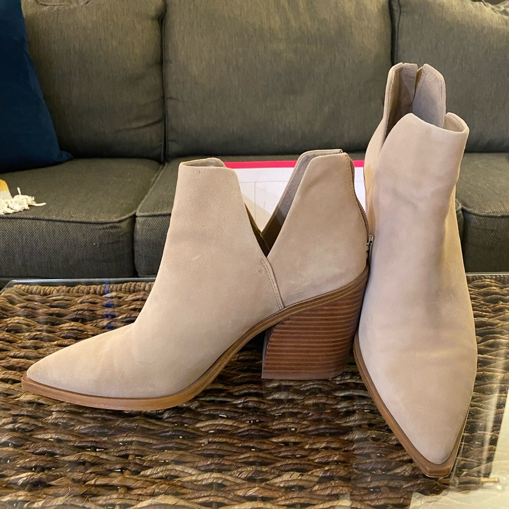 Vince Camuto suede ankle boots, women’s size 11